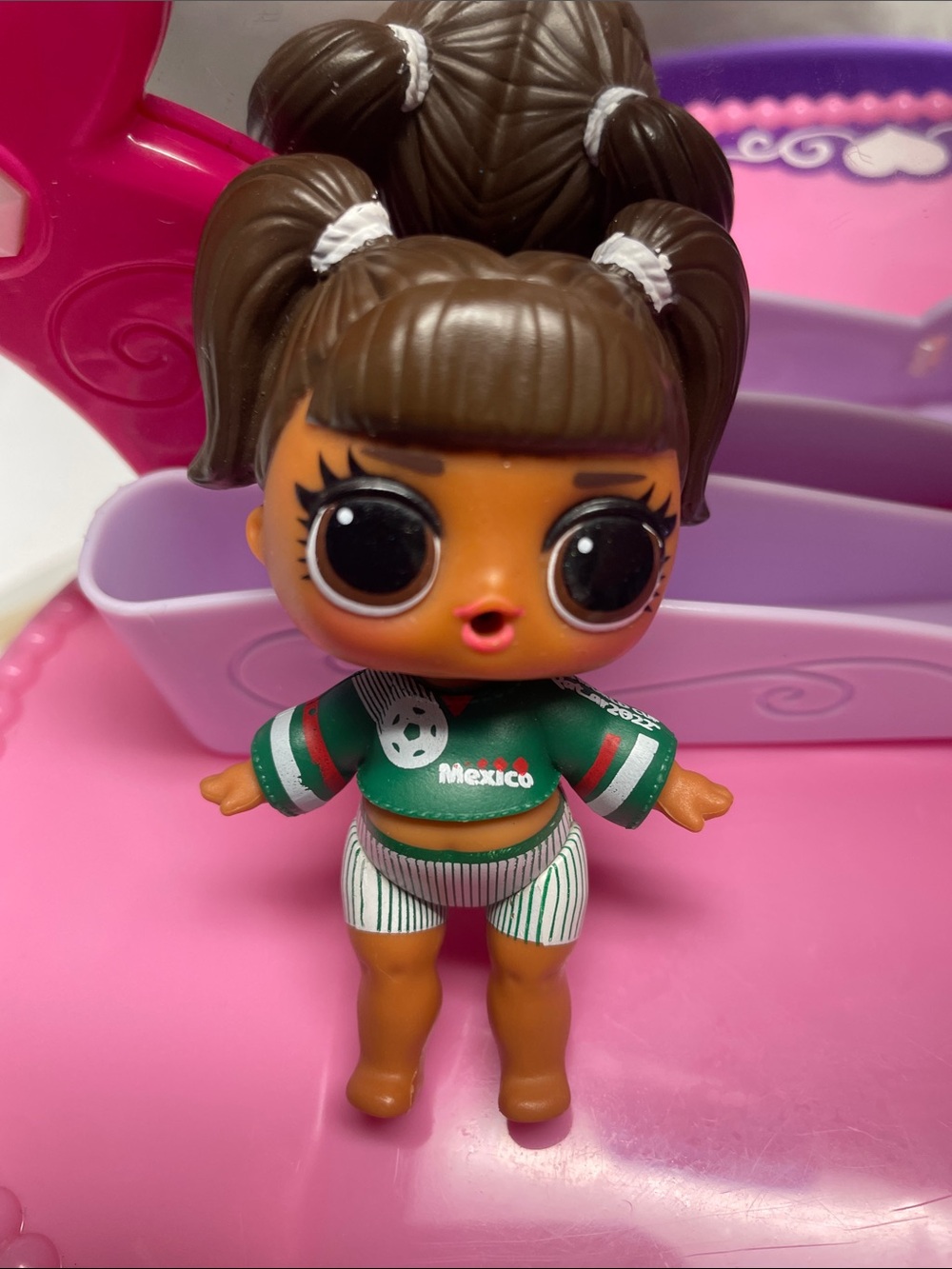 LOL Surprise FIFA WORLD CUP Series 1 ,wingback angel,Mexico,includes doll jersey